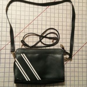 Phillepe black and white purse